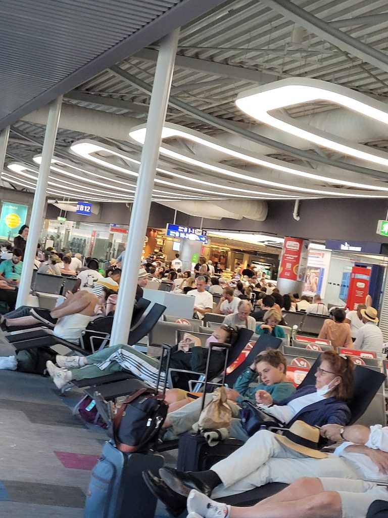 Kinh nghiệm mua vé máy bay giá rẻ 2026 - 8 năm đại lý cấp 1 IATA Sabre Amadeus