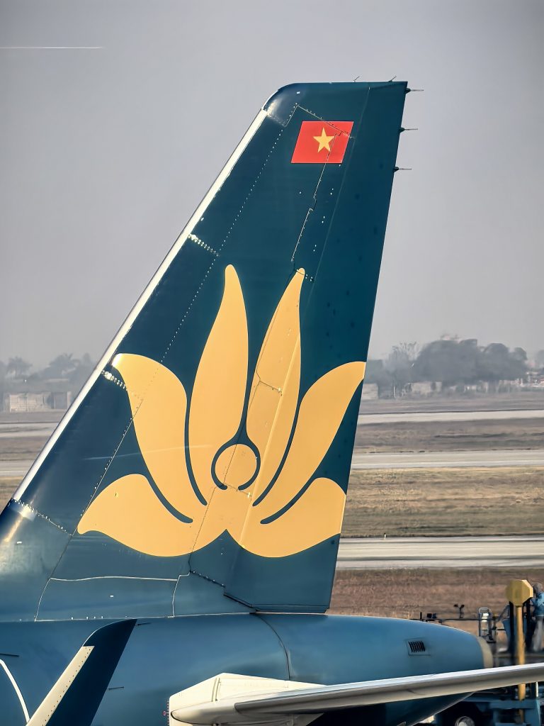 Lotusmiles VNA 2026 - 4 hạng Bạc Vàng Bạch Kim Million Miler đối tác SkyTeam 19 hãng
