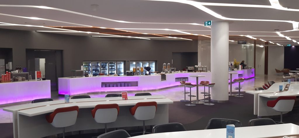 SkyClub Vietjet 2026 - 4 hạng Pioneer Bạc Vàng Bạch Kim tích điểm đổi vé miễn phí