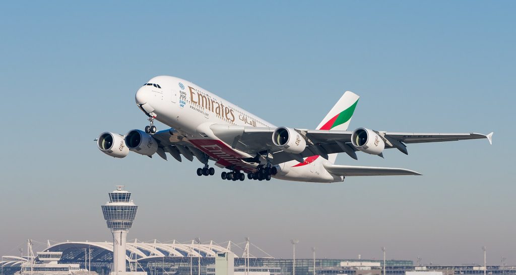 Emirates (EK) - hãng UAE đội A380 lớn nhất thế giới, SGN-DXB transit châu Âu Mỹ Úc