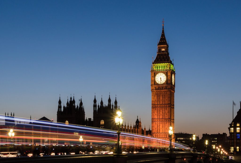 Vé máy bay đi Anh UK 2026 - London Heathrow VNA bay thẳng Big Ben Tower Bridge