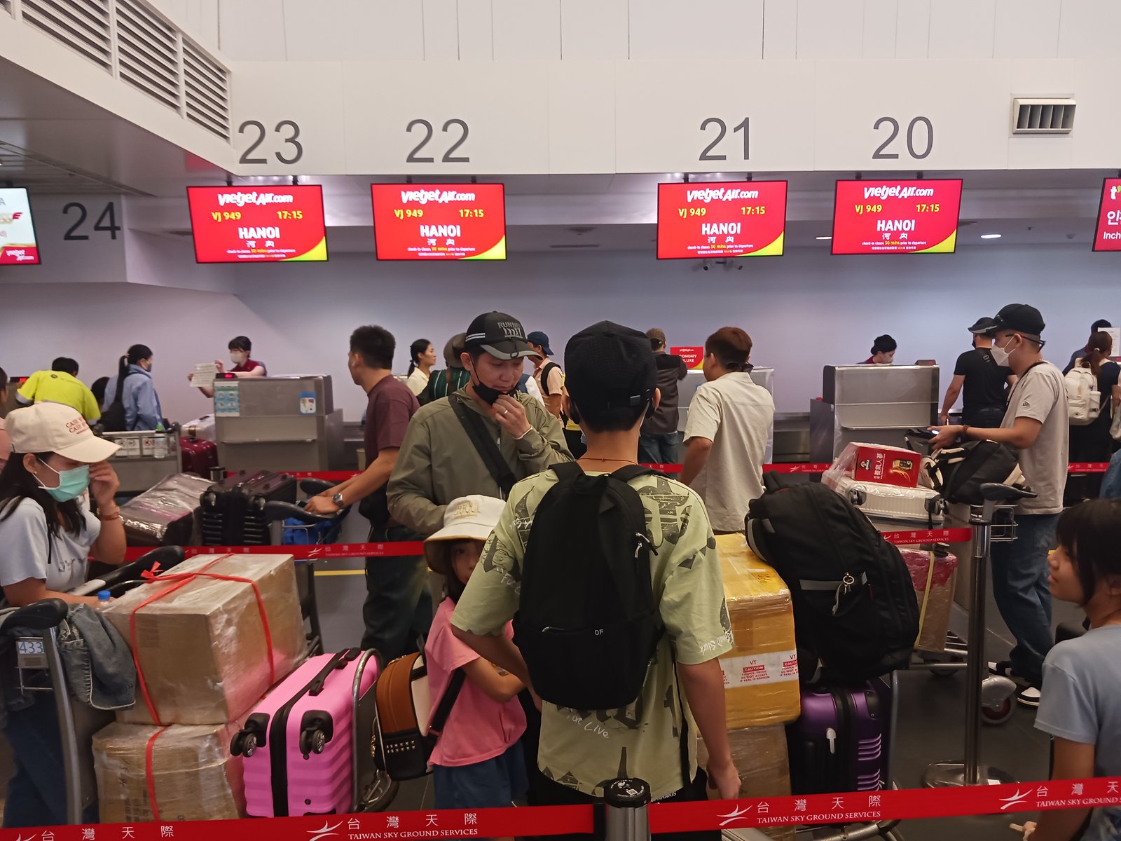Quầy check-in Vietjet Air tại Taichung Airport T2 (Đài Loan) tháng 8/2025, ảnh Saimmx CC0 public domain