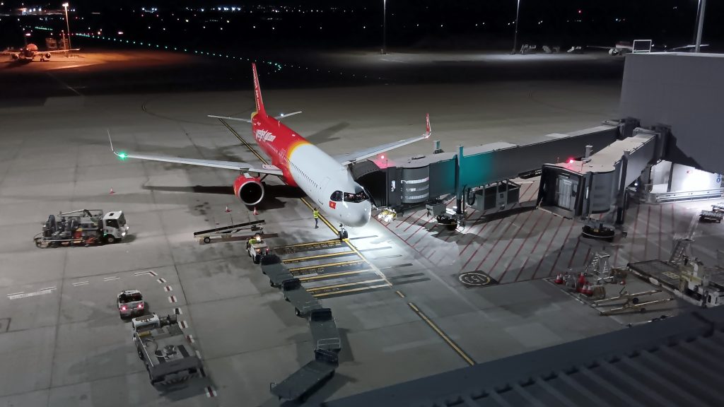 Tổng đài Vietjet Air 1900 1886 - call center 24/7 đặt vé đổi vé hành lý SkyBoss